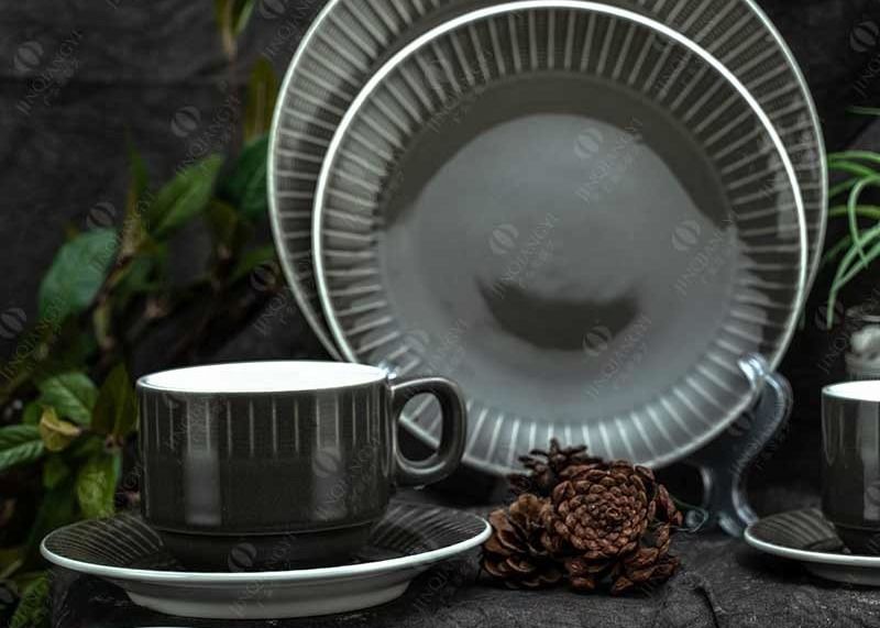 LFGB Fadeless 20Pc Embossed Color Dinnerware Sets